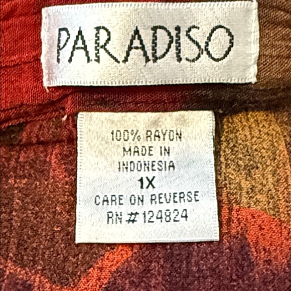 Women’s Black and Red Button-Up Shirt - Picture 7 of 7